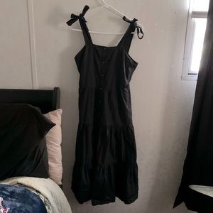 🥰EUC WhoWhatWear Black Sleeveless Peasant-Style Tiered Button-Down Dress